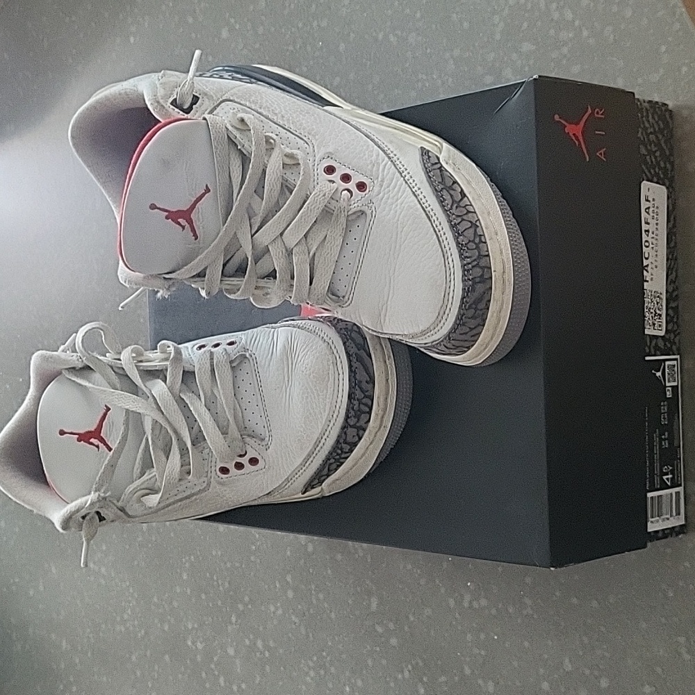 COPY - USED kids Jordan 3 retro grade school